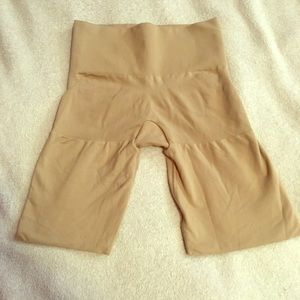 Assets by Sara Blakely SPANX